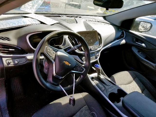 VIN 1G1RC6S50JU111774 2018 Chevrolet Volt, LT no.9