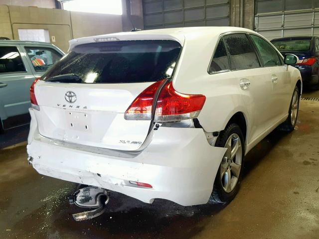 Toyota Venza вид сзади