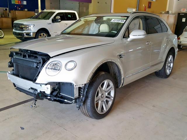 VIN SJAAC2ZV3JC017253 2018 Bentley Bentayga no.2