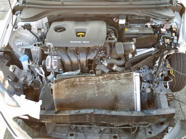  HYUNDAI ELANTRA 2018 Сріблястий