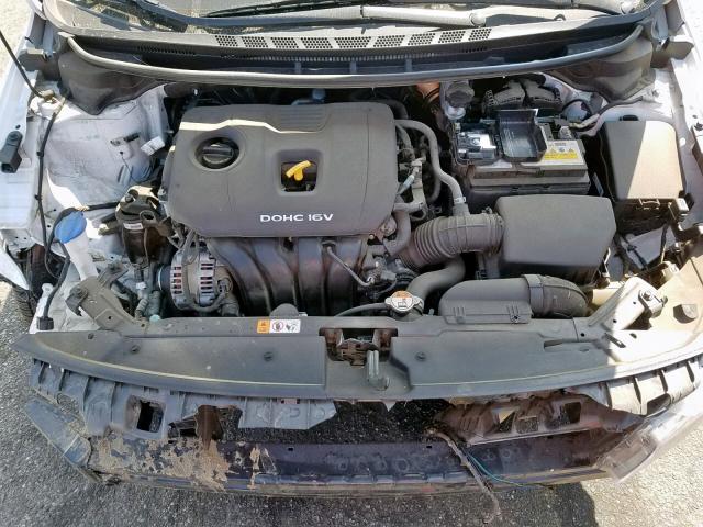  KIA FORTE 2018 Серебристый