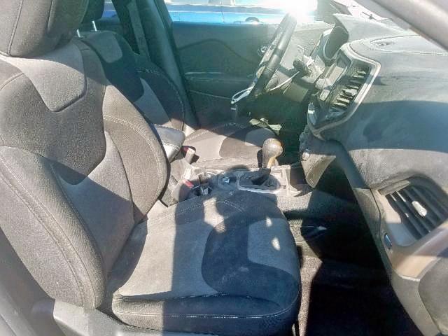 1C4PJLCB1JD595574 Jeep Cherokee Latitude