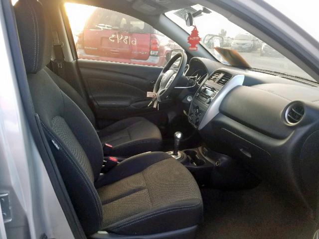  NISSAN VERSA 2017 Сріблястий