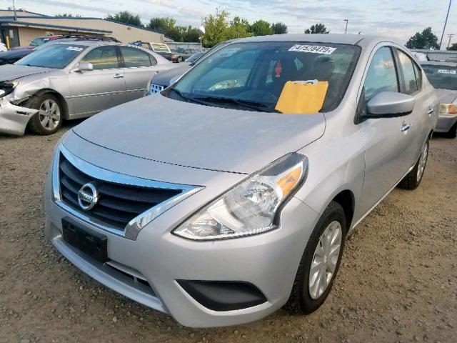  NISSAN VERSA 2017 Сріблястий