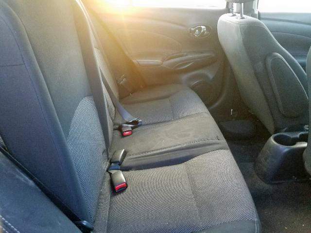  NISSAN VERSA 2017 Сріблястий