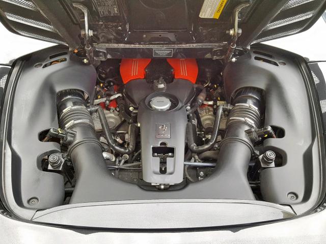 FERRARI 488 Engine Bay