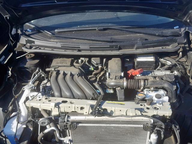  NISSAN VERSA 2018 Чорний