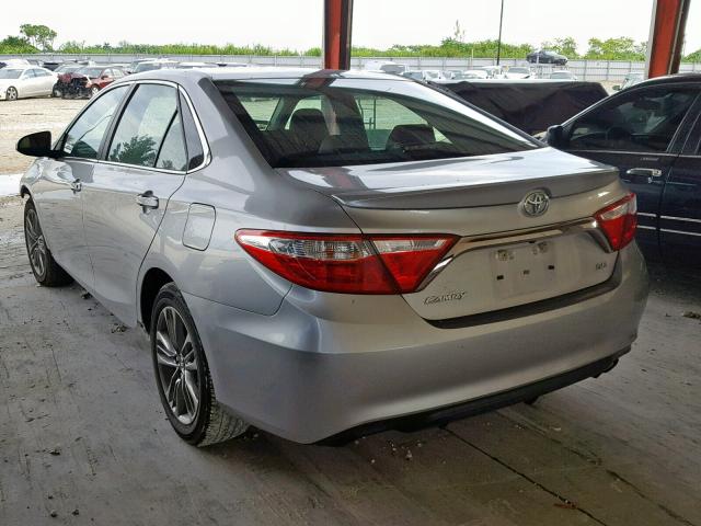 Седаны TOYOTA CAMRY 2017 Серебристый