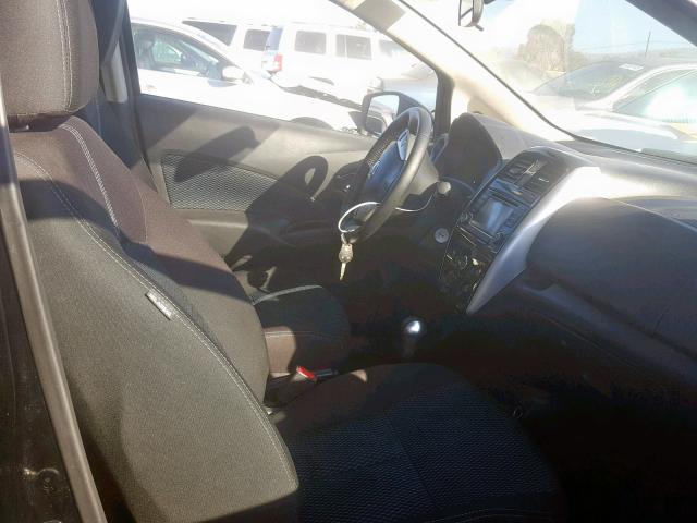  NISSAN VERSA 2018 Чорний