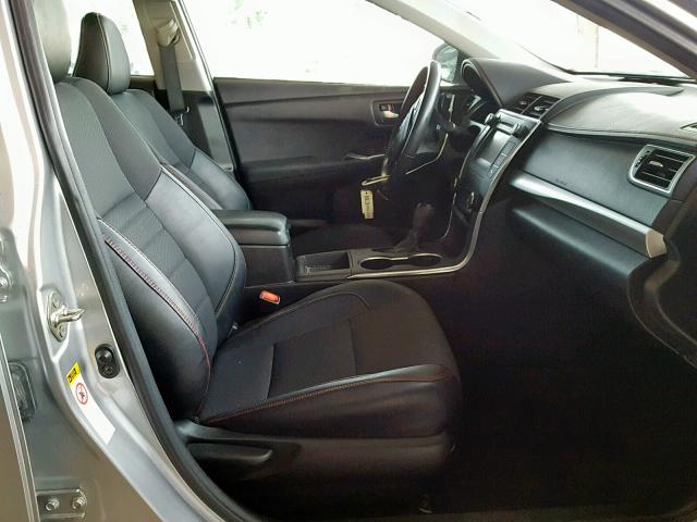 Седаны TOYOTA CAMRY 2017 Серебристый