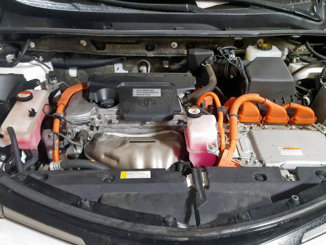 2016 TOYOTA RAV4 HV XL JTMRJREV5GD044110