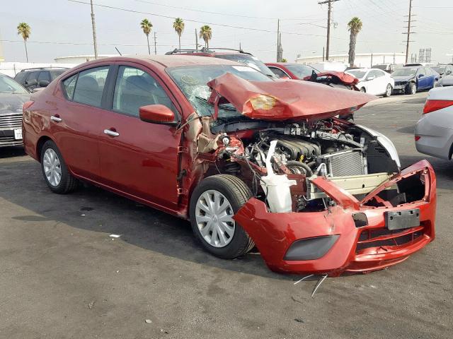  NISSAN VERSA 2018 Червоний