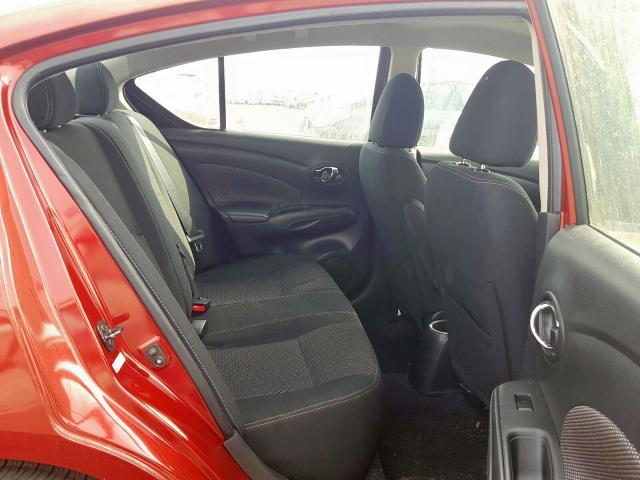  NISSAN VERSA 2018 Червоний