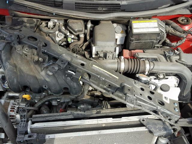  NISSAN VERSA 2018 Червоний