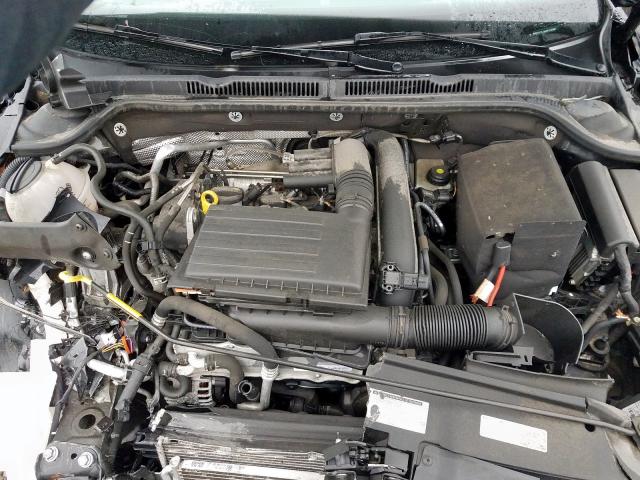 Седани VOLKSWAGEN JETTA 2016 Чорний