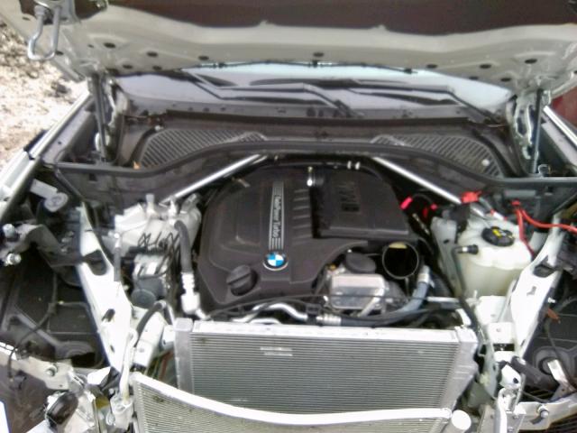 5UXKR0C56JL076231
