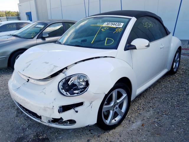 Volkswagen New Beetle 2010