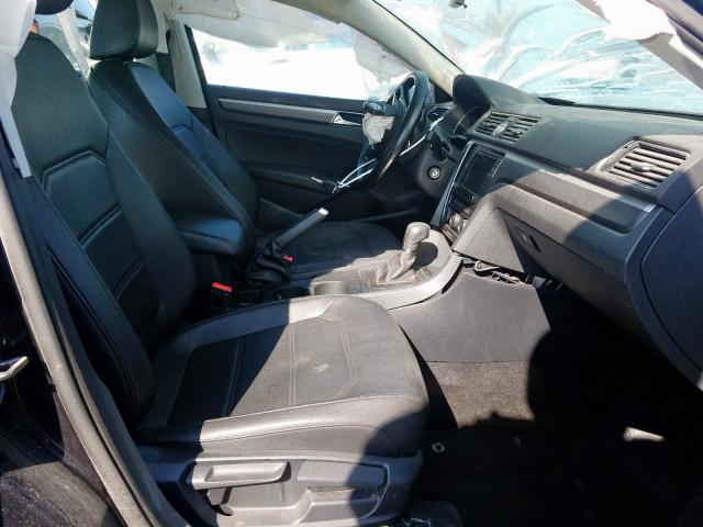 2017 VOLKSWAGEN PASSAT R-L 1VWDT7A36HC049530