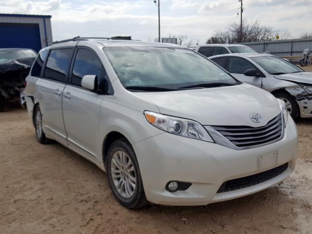 2017 TOYOTA SIENNA XLE
