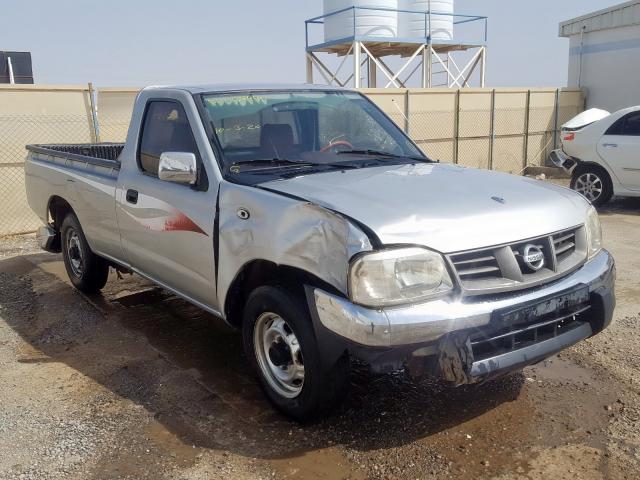 nissan pickup 2011