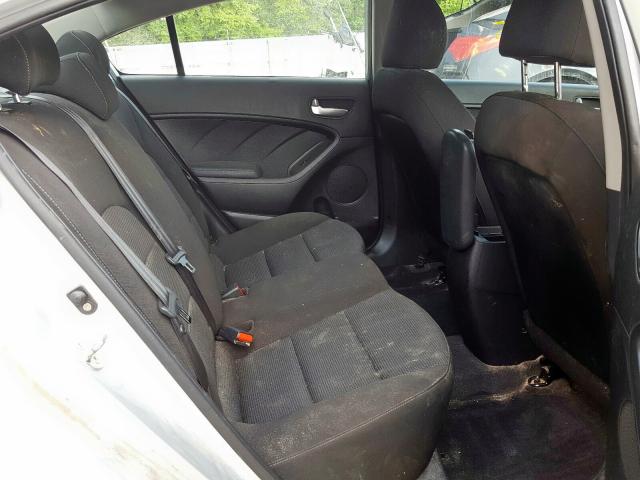 3KPFK4A7XHE105588 Kia Forte Lx 2017. Фото: 5