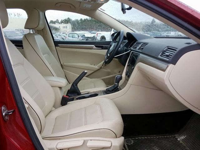 2017 VOLKSWAGEN PASSAT SE 1VWBT7A35HC079884