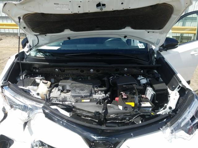 2018 TOYOTA RAV4 SE JTMJFREV9JJ744767