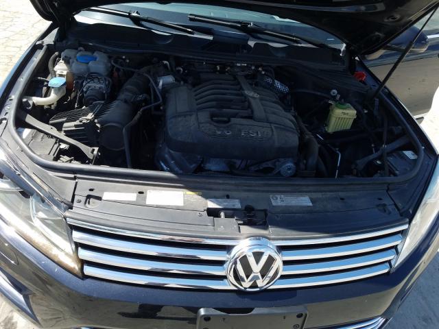 2017 VOLKSWAGEN TOUAREG WO WVGRF7BP5HD001542