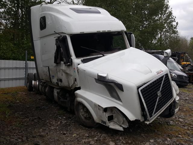 Salvage trucks for sale at Portland, OR auction: 2016 Volvo VN VNL
