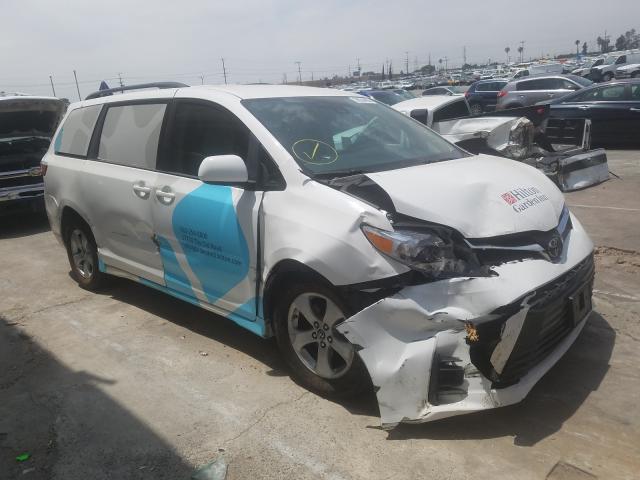 2018 TOYOTA SIENNA LE