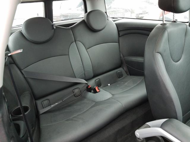 2010 MINI COOPER CLU WMWML3C58ATX39289