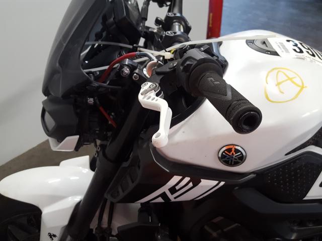 2017 YAMAHA FZ09 JYARN53E7HA002472