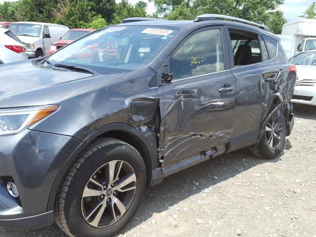 2017 TOYOTA RAV4 XLE JTMRFREV5HJ705820
