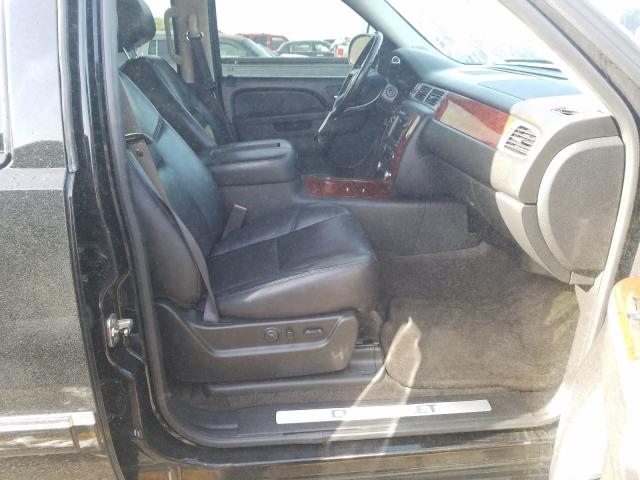 2011 CHEVROLET SUBURBAN C 1GNSCKE01BR264936