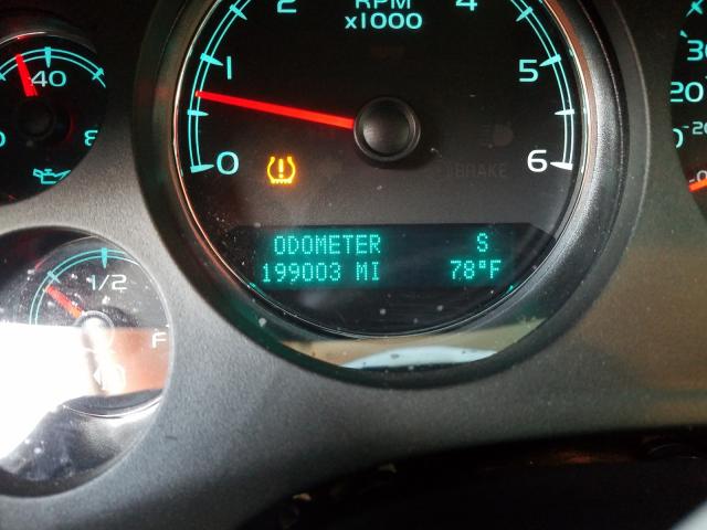 2011 CHEVROLET SUBURBAN C 1GNSCKE01BR264936