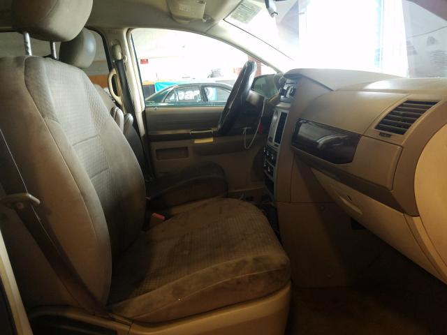 2010 CHRYSLER TOWN & COU 2A4RR4DE4AR206059