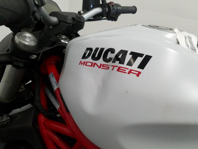 Ducati Monster 82