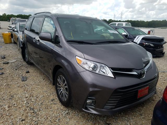 2020 TOYOTA SIENNA XLE