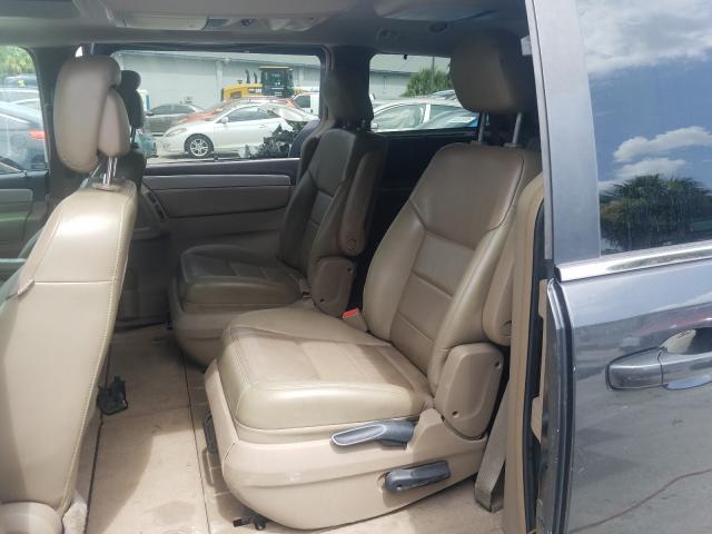 2011 VOLKSWAGEN ROUTAN SEL 2V4RW5DG3BR658551
