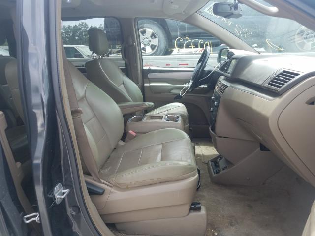 2011 VOLKSWAGEN ROUTAN SEL 2V4RW5DG3BR658551