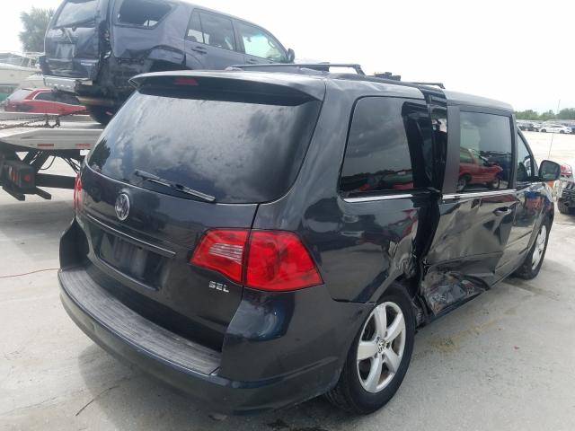 2011 VOLKSWAGEN ROUTAN SEL 2V4RW5DG3BR658551