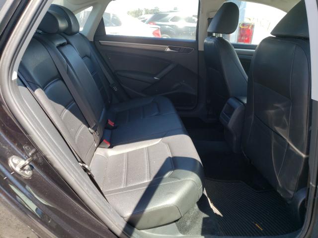 2017 VOLKSWAGEN PASSAT R-L 1VWDT7A37HC082312