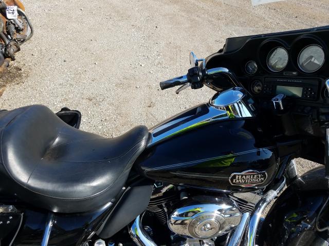 2010 HARLEY-DAVIDSON FLHTCU 1HD1FC418AB628531