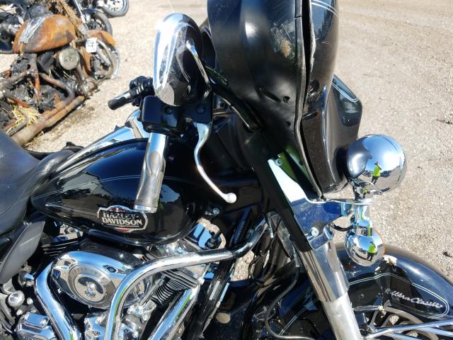 2010 HARLEY-DAVIDSON FLHTCU 1HD1FC418AB628531