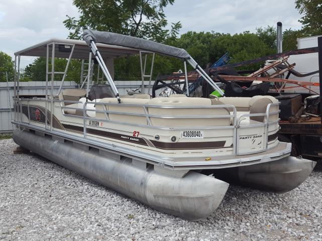 sun tracker BOAT
