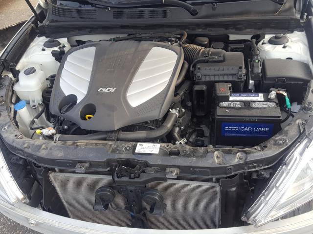 2016 HYUNDAI AZERA KMHFG4JG8GA561815
