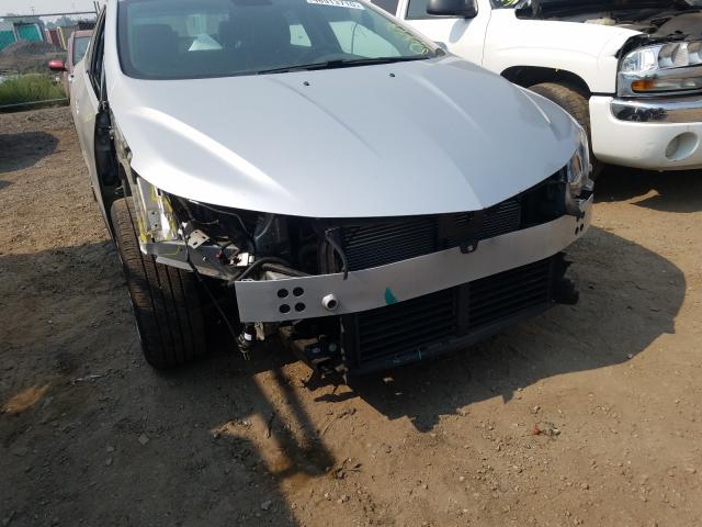 VIN 1G1RC6S59JU145714 2018 Chevrolet Volt, LT no.9