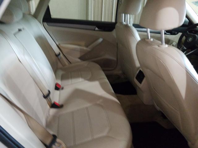 2015 VOLKSWAGEN PASSAT SE 1VWBV7A38FC014227