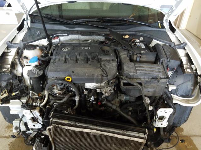 2015 VOLKSWAGEN PASSAT SE 1VWBV7A38FC014227