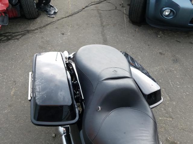 2010 HARLEY-DAVIDSON FLHX 1HD1KB410AB667362